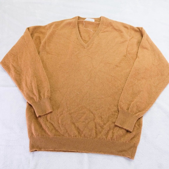 Lyle & Scott Other - Vintage Lyle & Scott Mens Sweater M/L Scotland Cashmere V-Neck Size Beige 90s